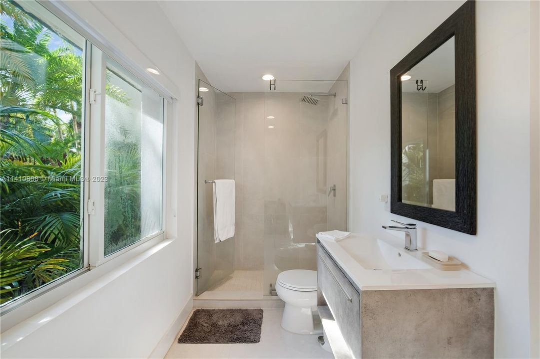 Recently Rented: $19,500 (5 beds, 4 baths, 3006 Square Feet)