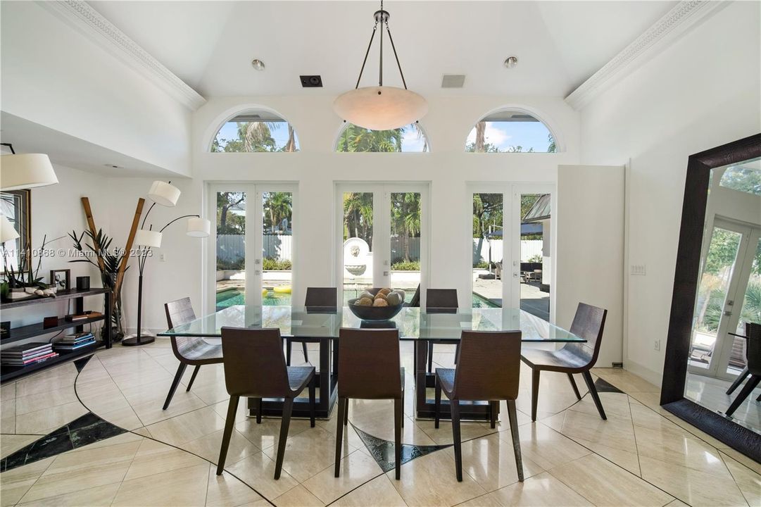 Recently Rented: $19,500 (5 beds, 4 baths, 3006 Square Feet)