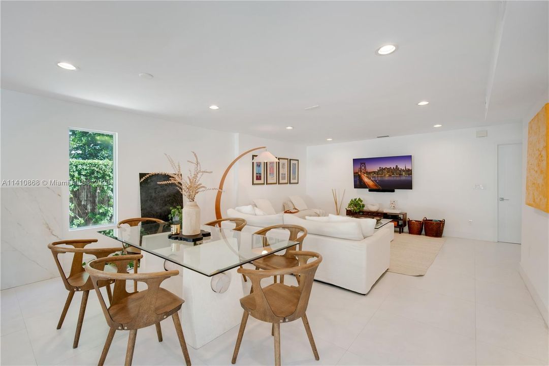 Recently Rented: $19,500 (5 beds, 4 baths, 3006 Square Feet)