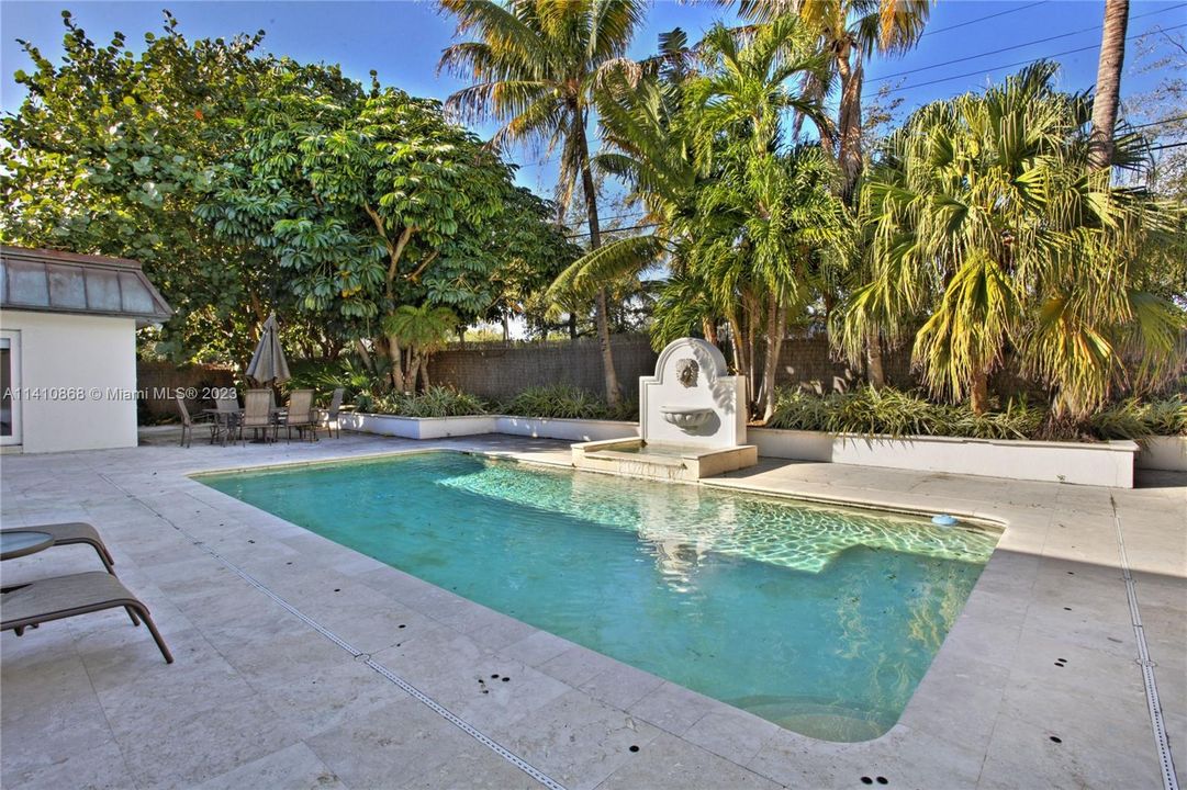 Recently Rented: $19,500 (5 beds, 4 baths, 3006 Square Feet)