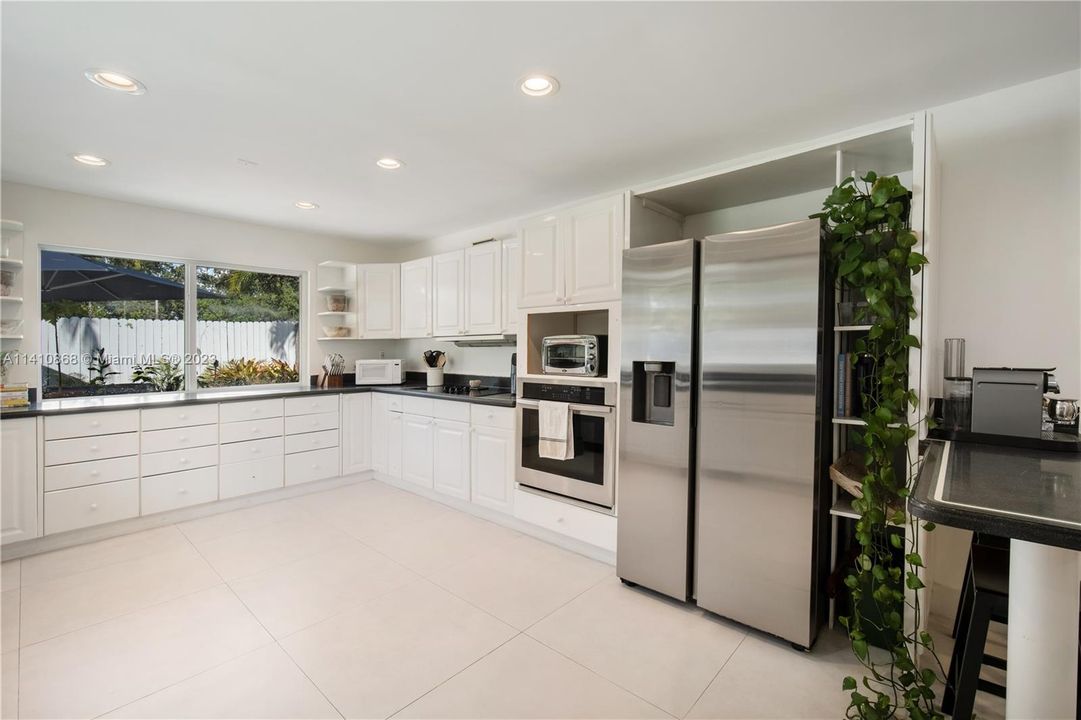 Recently Rented: $19,500 (5 beds, 4 baths, 3006 Square Feet)