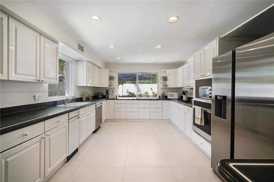 Recently Rented: $19,500 (5 beds, 4 baths, 3006 Square Feet)