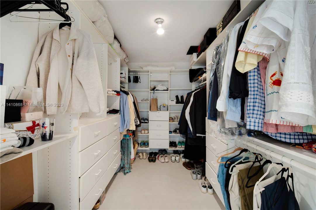 Recently Rented: $19,500 (5 beds, 4 baths, 3006 Square Feet)