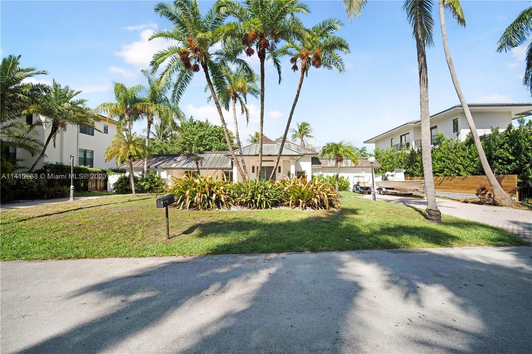 Recently Rented: $19,500 (5 beds, 4 baths, 3006 Square Feet)