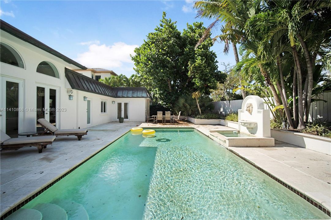 Recently Rented: $19,500 (5 beds, 4 baths, 3006 Square Feet)