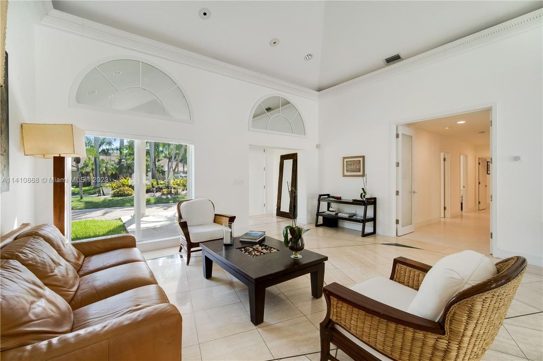 Recently Rented: $19,500 (5 beds, 4 baths, 3006 Square Feet)