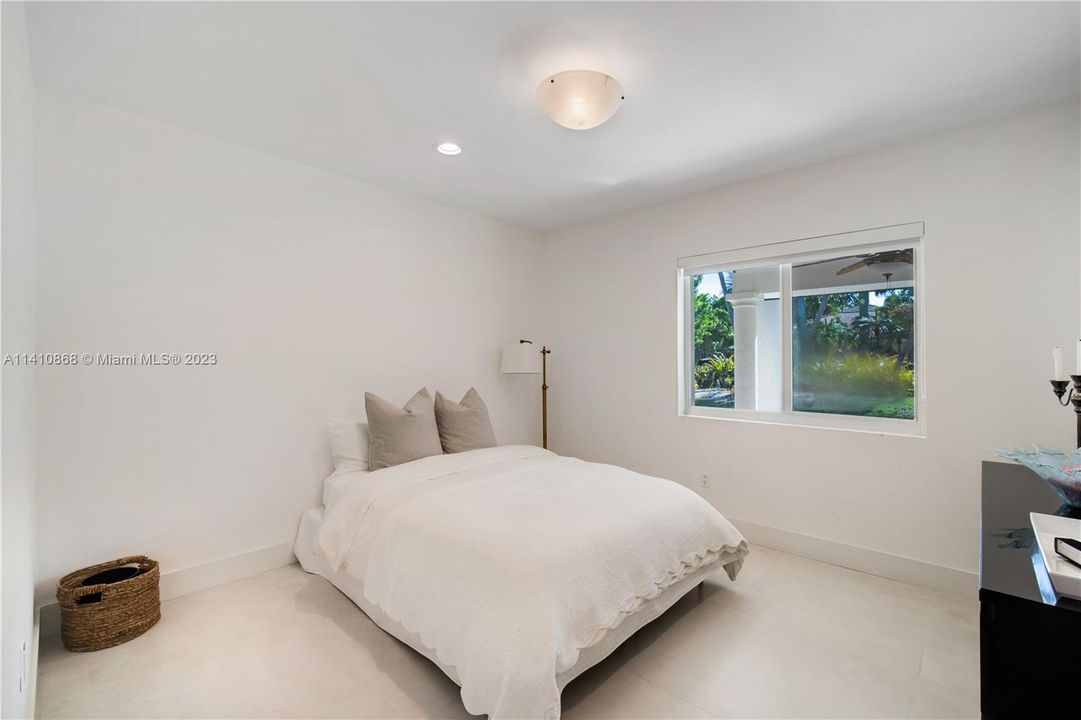 Recently Rented: $19,500 (5 beds, 4 baths, 3006 Square Feet)