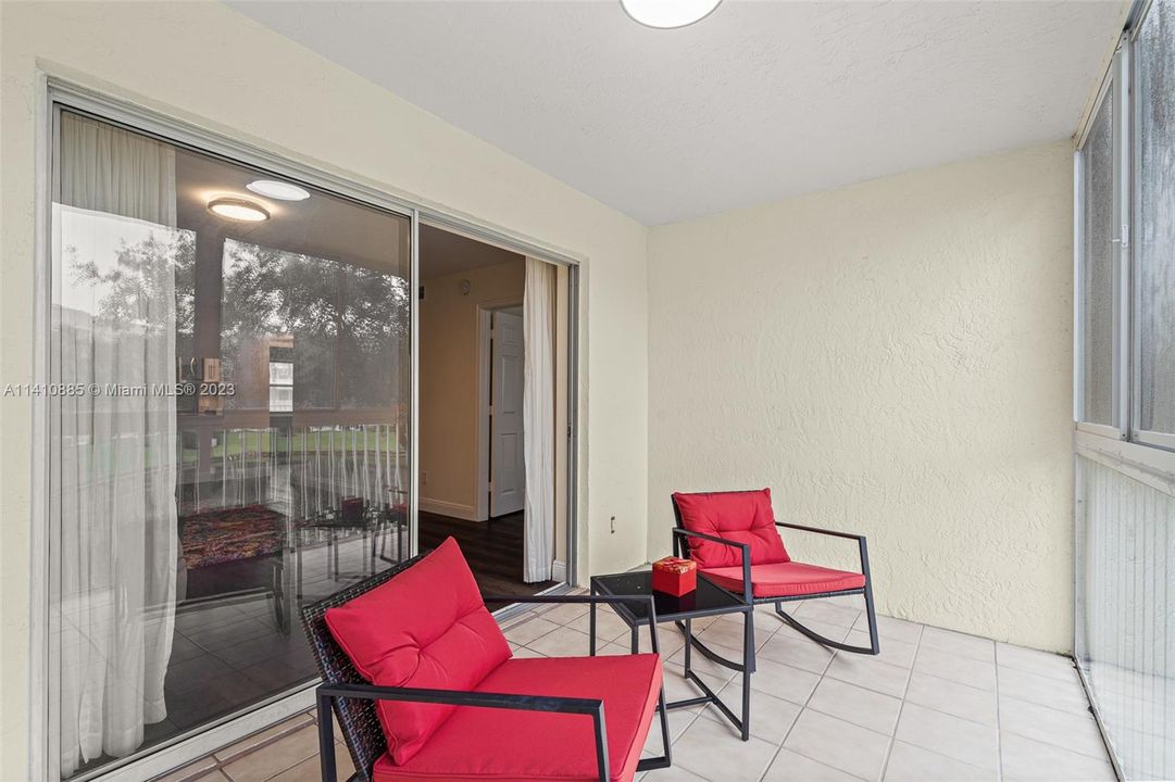 Recently Sold: $190,000 (2 beds, 2 baths, 950 Square Feet)