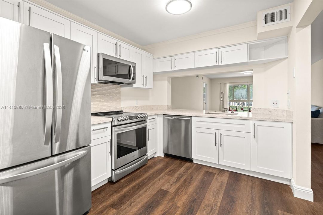 Recently Sold: $190,000 (2 beds, 2 baths, 950 Square Feet)