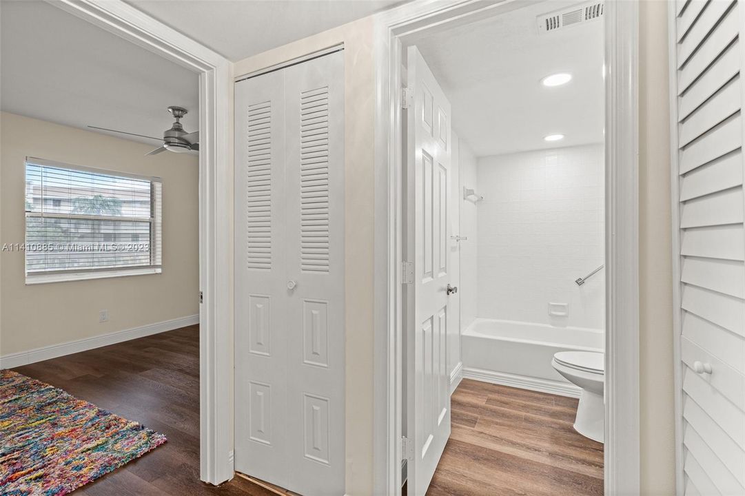 Recently Sold: $190,000 (2 beds, 2 baths, 950 Square Feet)