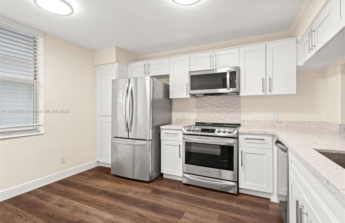 Recently Sold: $190,000 (2 beds, 2 baths, 950 Square Feet)