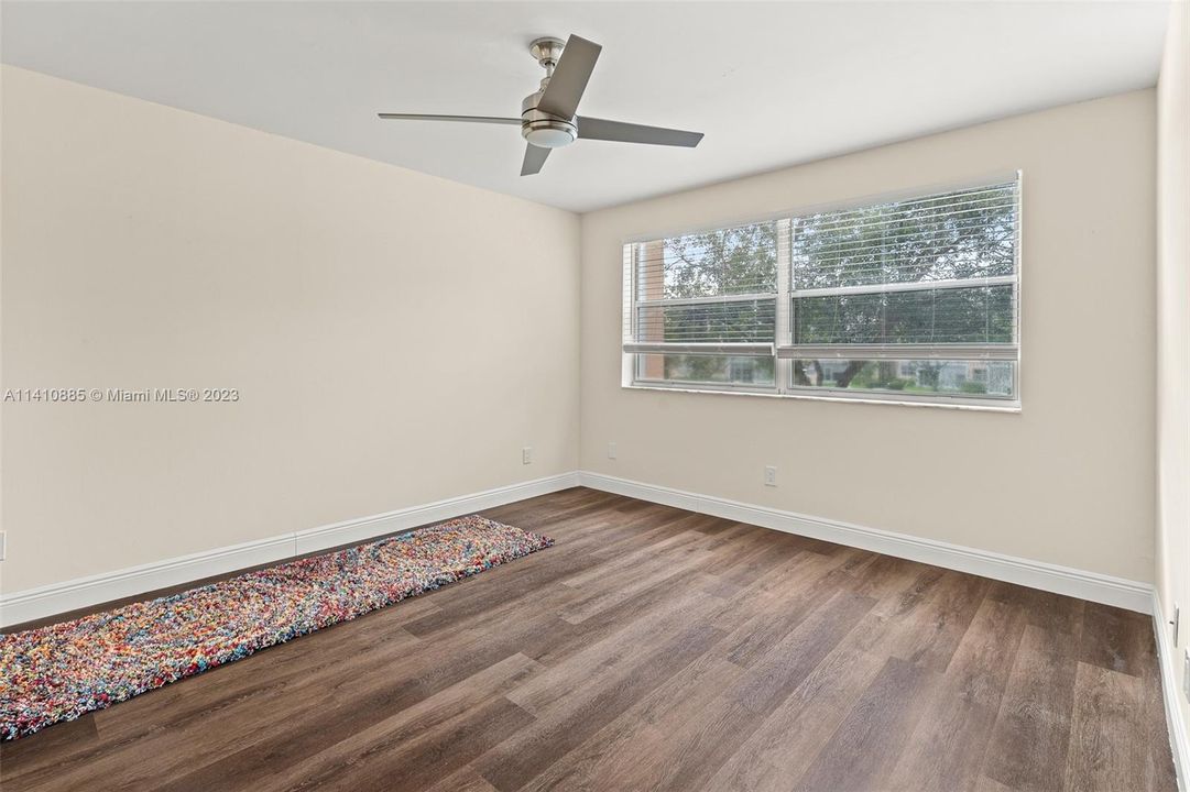 Recently Sold: $190,000 (2 beds, 2 baths, 950 Square Feet)