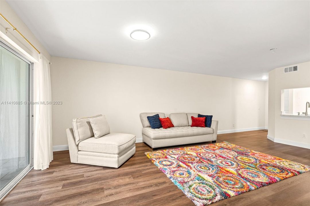 Recently Sold: $190,000 (2 beds, 2 baths, 950 Square Feet)