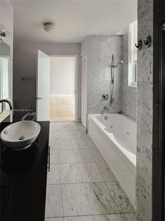 Recently Rented: $5,000 (3 beds, 2 baths, 1419 Square Feet)