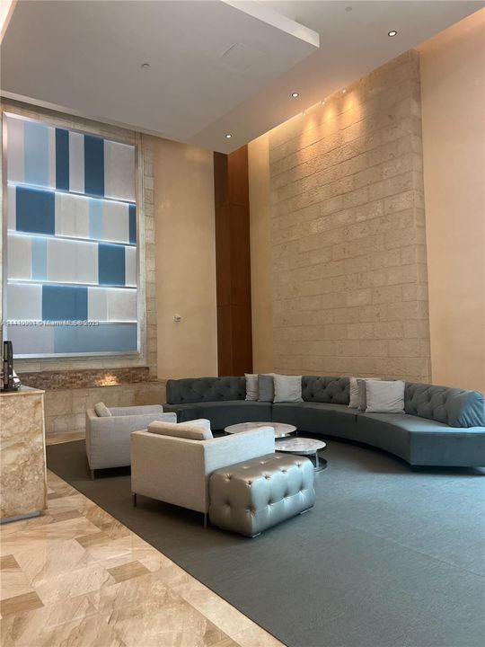 Recently Rented: $5,000 (3 beds, 2 baths, 1419 Square Feet)