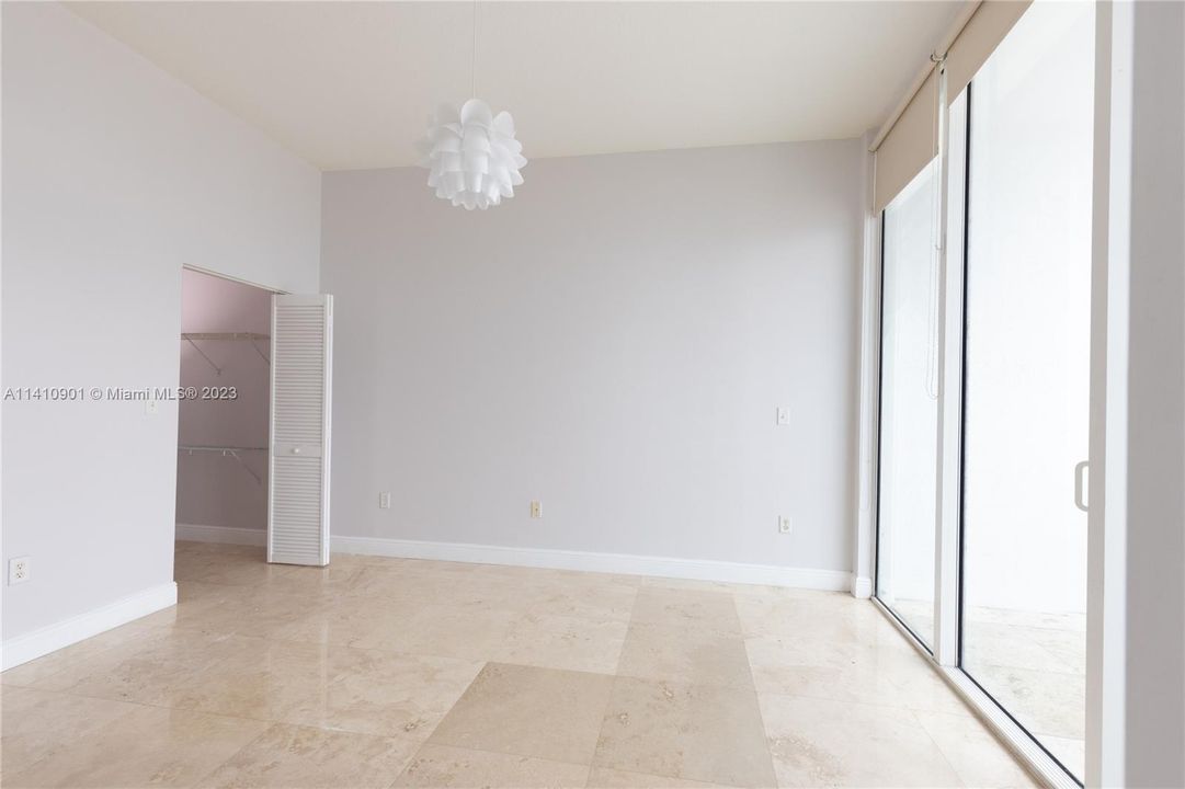 Recently Rented: $5,000 (3 beds, 2 baths, 1419 Square Feet)