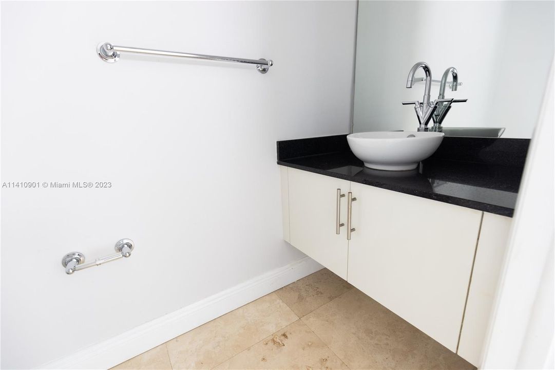 Recently Rented: $5,000 (3 beds, 2 baths, 1419 Square Feet)