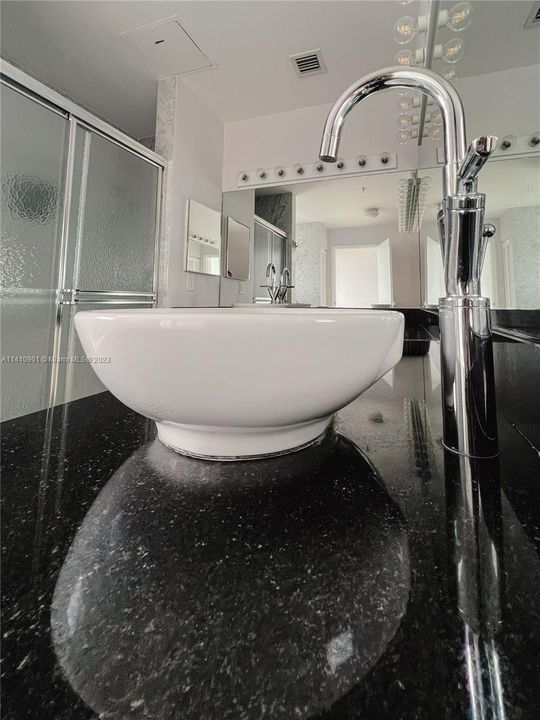 Recently Rented: $5,000 (3 beds, 2 baths, 1419 Square Feet)