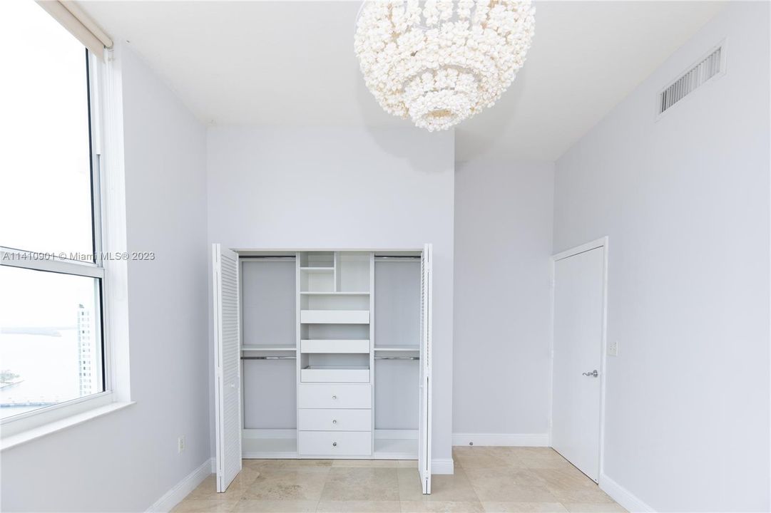 Recently Rented: $5,000 (3 beds, 2 baths, 1419 Square Feet)