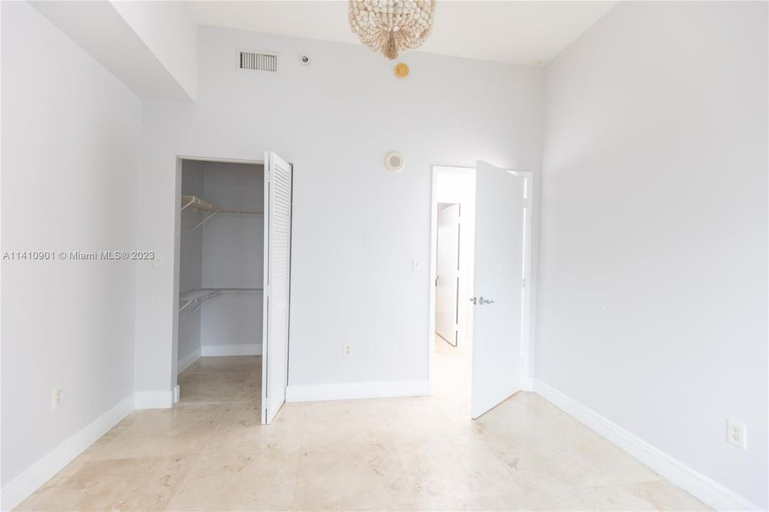 Recently Rented: $5,000 (3 beds, 2 baths, 1419 Square Feet)