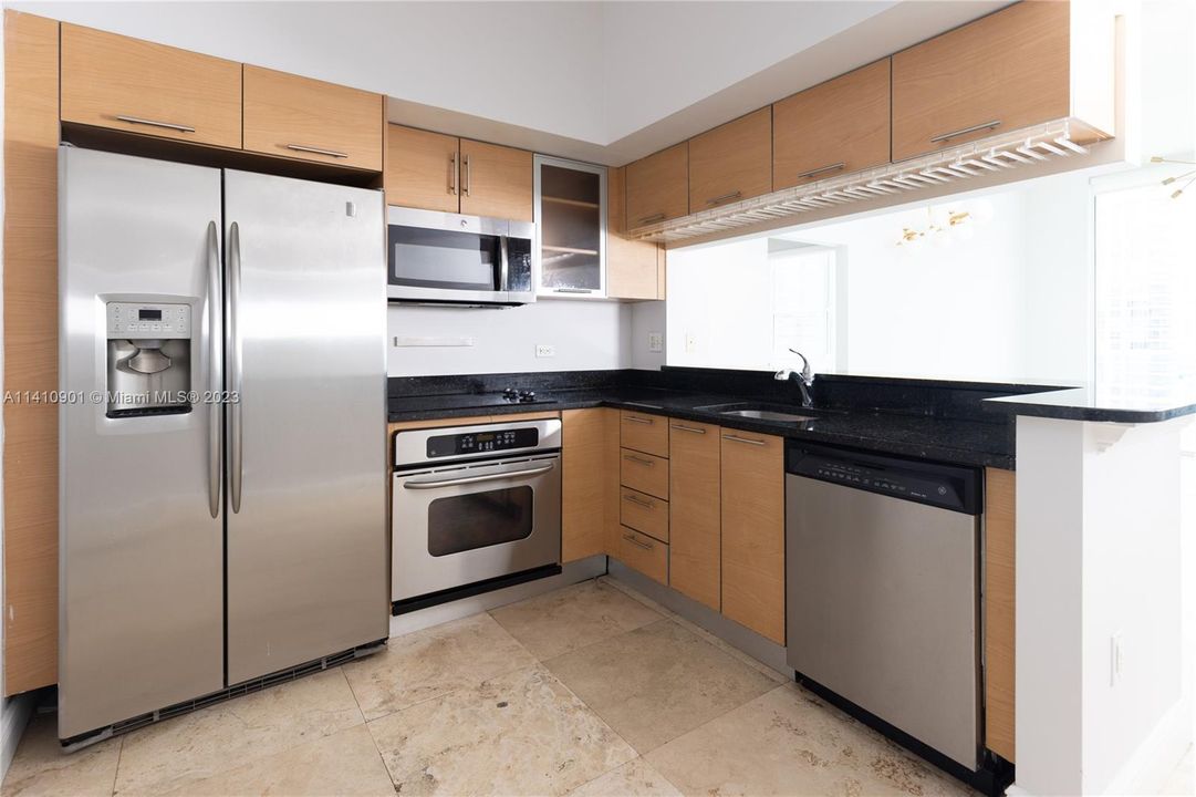 Recently Rented: $5,000 (3 beds, 2 baths, 1419 Square Feet)