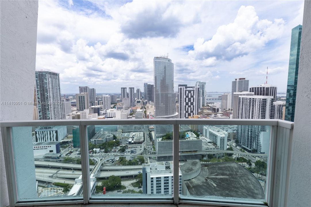 Recently Rented: $5,000 (3 beds, 2 baths, 1419 Square Feet)