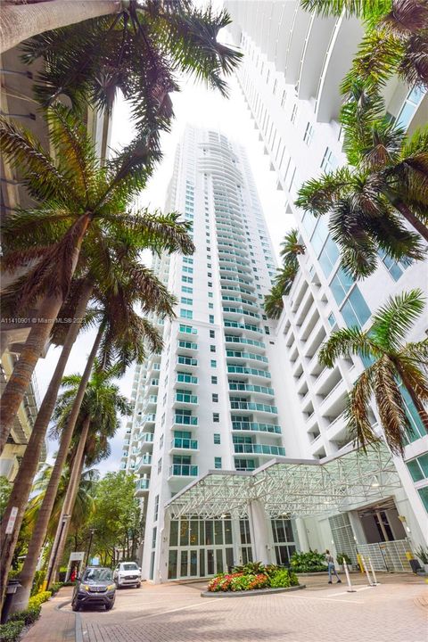 Recently Rented: $5,000 (3 beds, 2 baths, 1419 Square Feet)