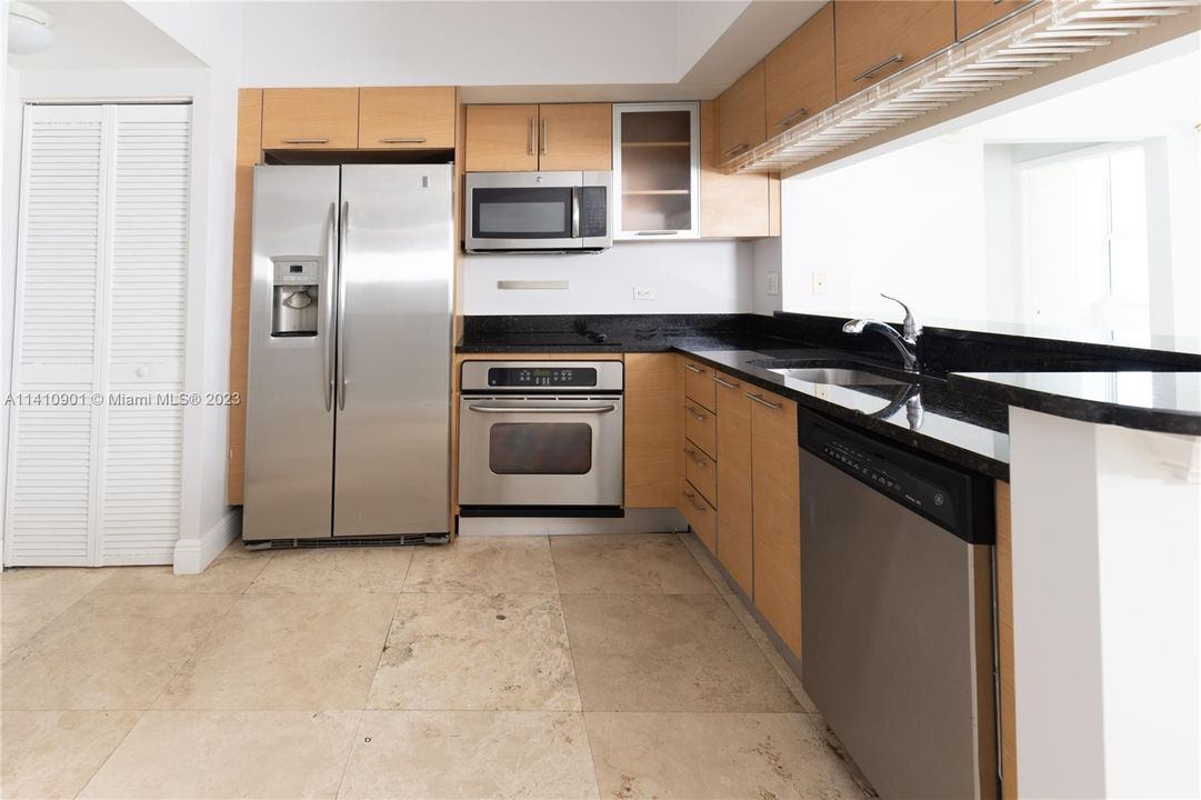 Recently Rented: $5,000 (3 beds, 2 baths, 1419 Square Feet)