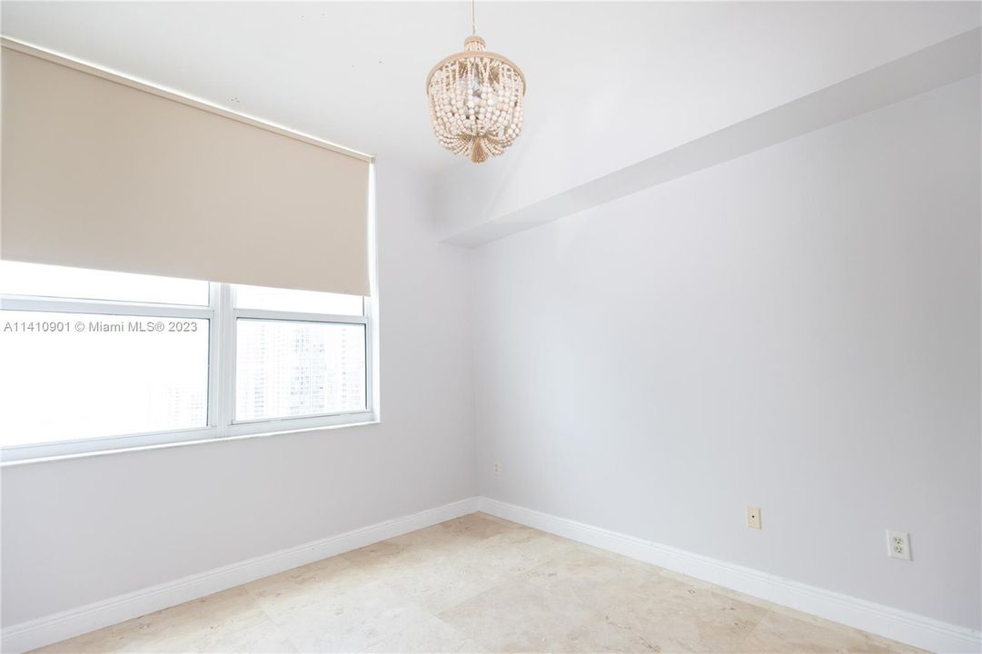 Recently Rented: $5,000 (3 beds, 2 baths, 1419 Square Feet)