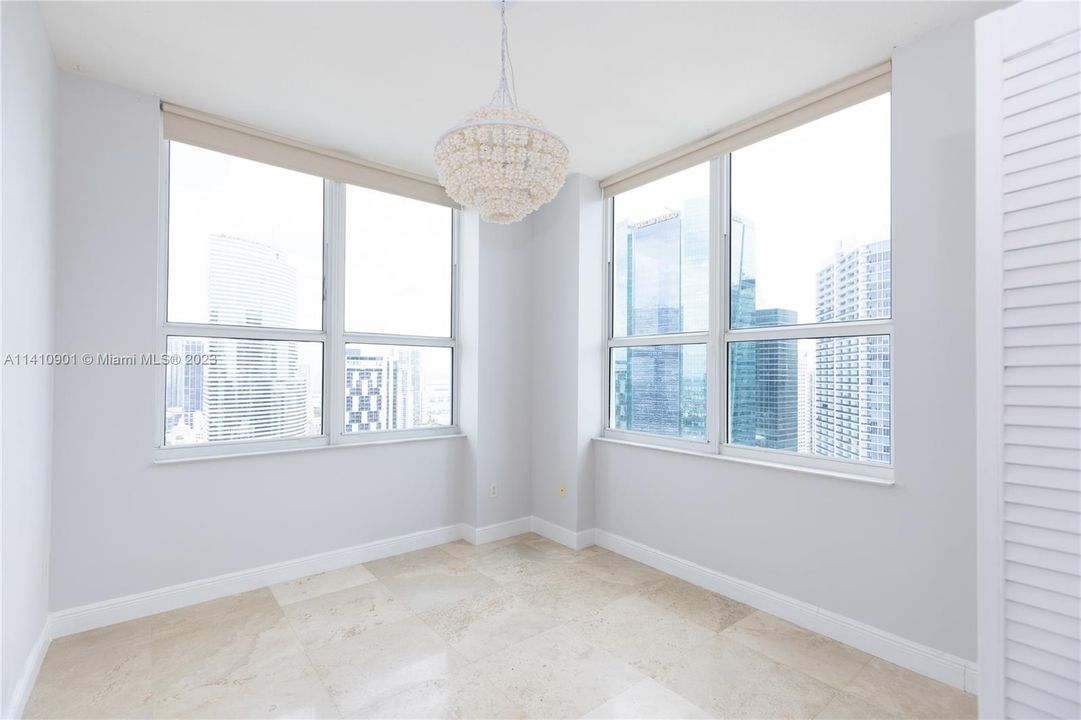 Recently Rented: $5,000 (3 beds, 2 baths, 1419 Square Feet)