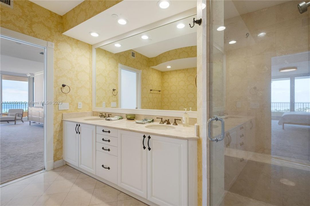 Recently Sold: $2,799,000 (2 beds, 2 baths, 2100 Square Feet)