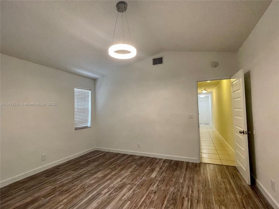 Recently Rented: $3,500 (3 beds, 2 baths, 1829 Square Feet)