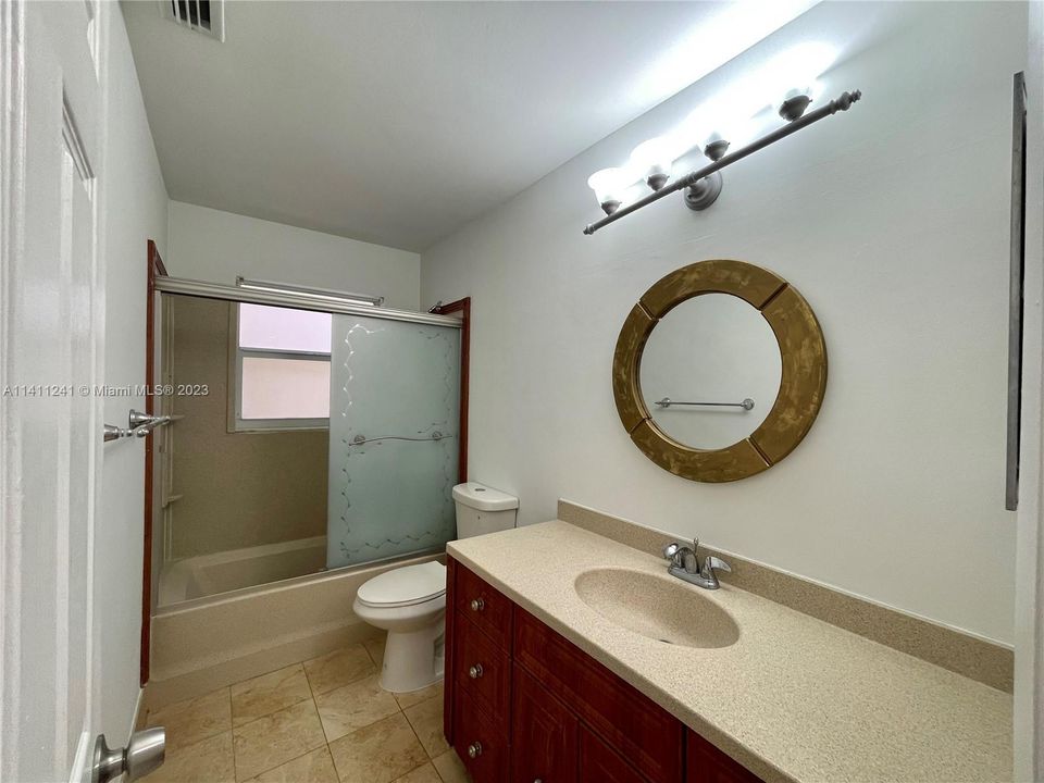 最近租的: $3,500 (3 贝兹, 2 浴室, 1829 平方英尺)