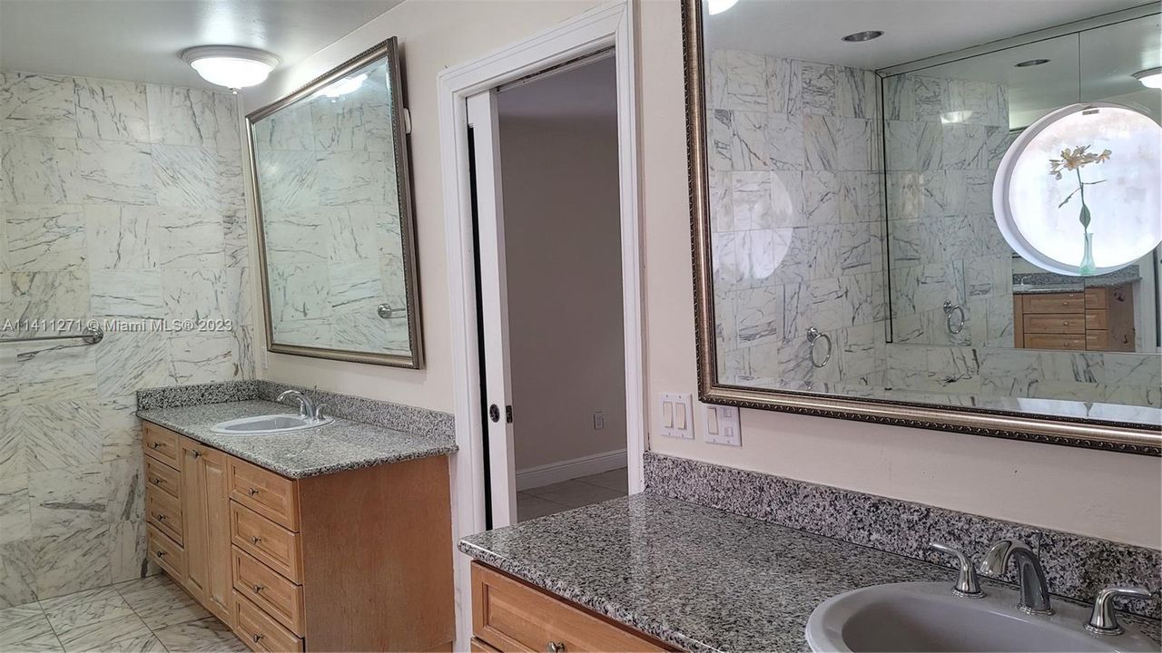 Recently Rented: $5,500 (5 beds, 6 baths, 2802 Square Feet)