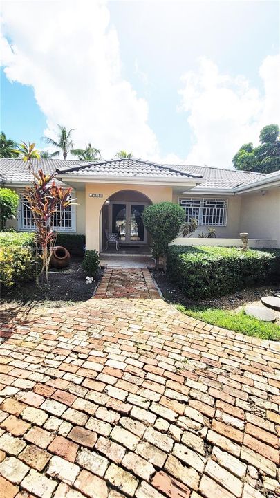 Recently Rented: $5,500 (5 beds, 6 baths, 2802 Square Feet)