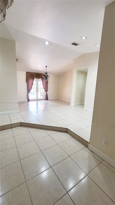 Recently Rented: $5,500 (5 beds, 6 baths, 2802 Square Feet)