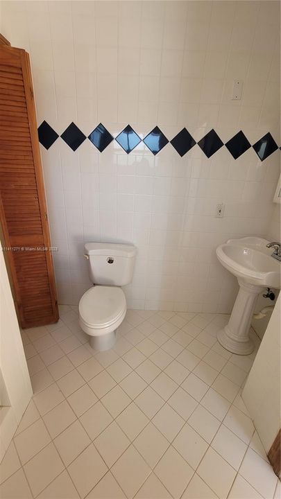 Recently Rented: $5,500 (5 beds, 6 baths, 2802 Square Feet)