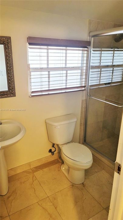 Recently Rented: $5,500 (5 beds, 6 baths, 2802 Square Feet)