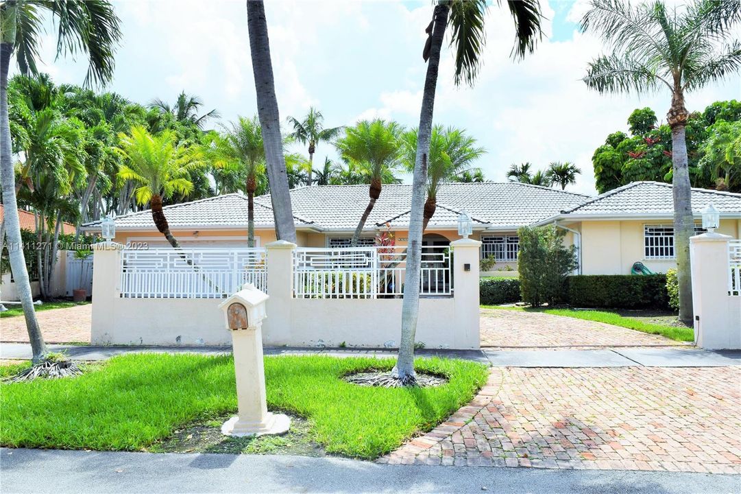 Recently Rented: $5,500 (5 beds, 6 baths, 2802 Square Feet)