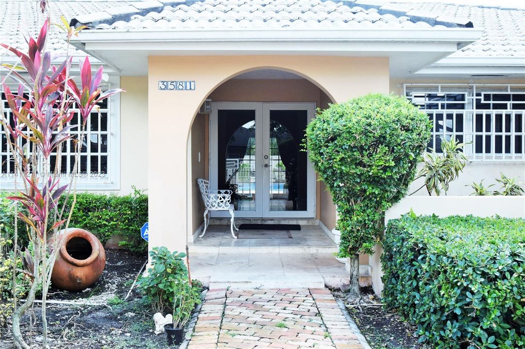 Recently Rented: $5,500 (5 beds, 6 baths, 2802 Square Feet)