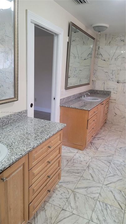 Recently Rented: $5,500 (5 beds, 6 baths, 2802 Square Feet)