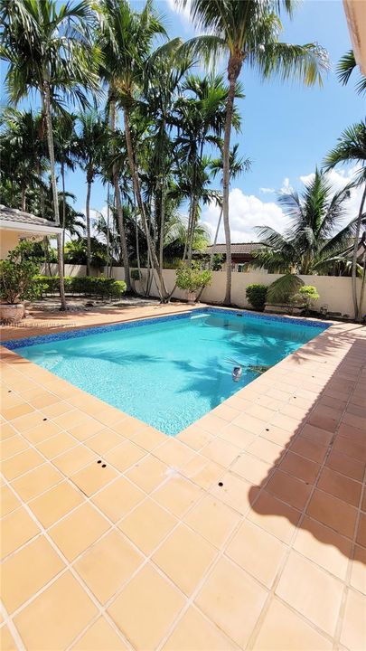 Recently Rented: $5,500 (5 beds, 6 baths, 2802 Square Feet)