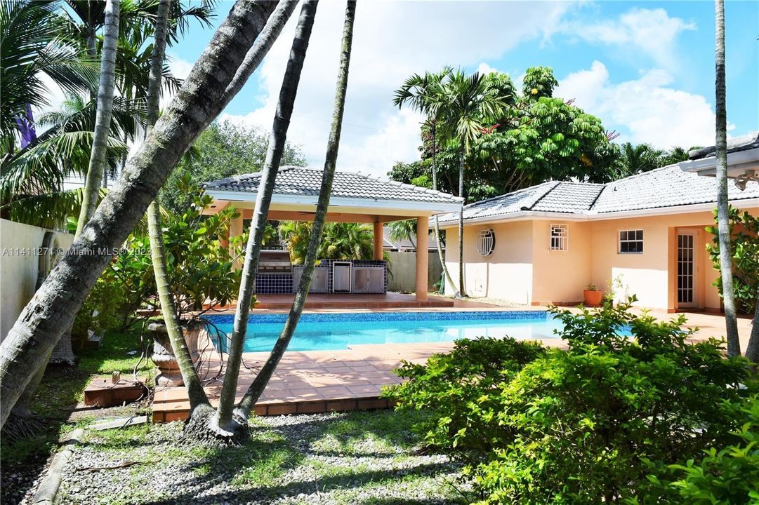 Recently Rented: $5,500 (5 beds, 6 baths, 2802 Square Feet)