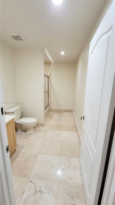 Recently Rented: $5,500 (5 beds, 6 baths, 2802 Square Feet)