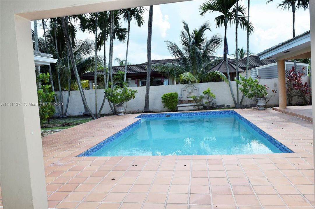 Recently Rented: $5,500 (5 beds, 6 baths, 2802 Square Feet)