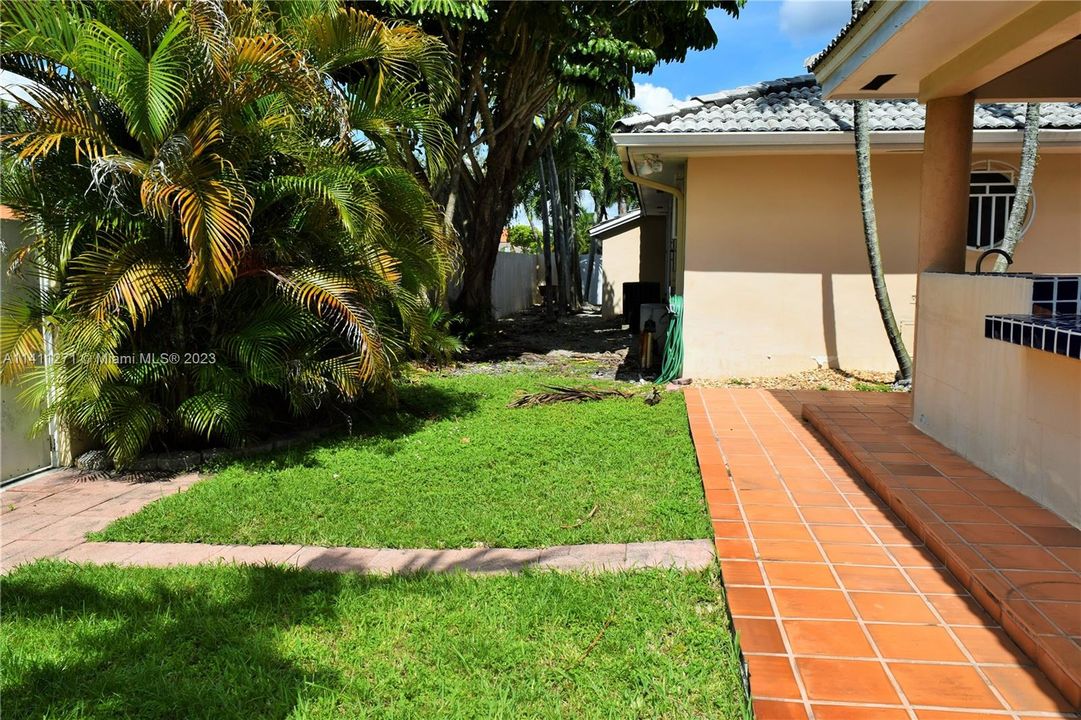 Recently Rented: $5,500 (5 beds, 6 baths, 2802 Square Feet)