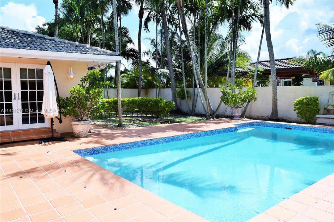 Recently Rented: $5,500 (5 beds, 6 baths, 2802 Square Feet)