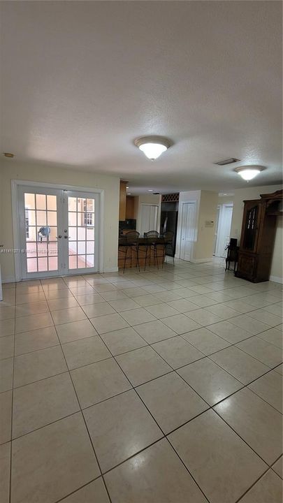 Recently Rented: $5,500 (5 beds, 6 baths, 2802 Square Feet)