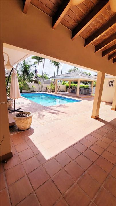 Recently Rented: $5,500 (5 beds, 6 baths, 2802 Square Feet)