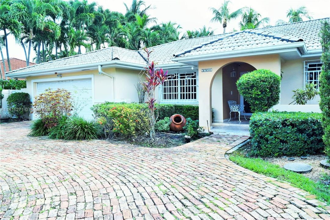 Recently Rented: $5,500 (5 beds, 6 baths, 2802 Square Feet)